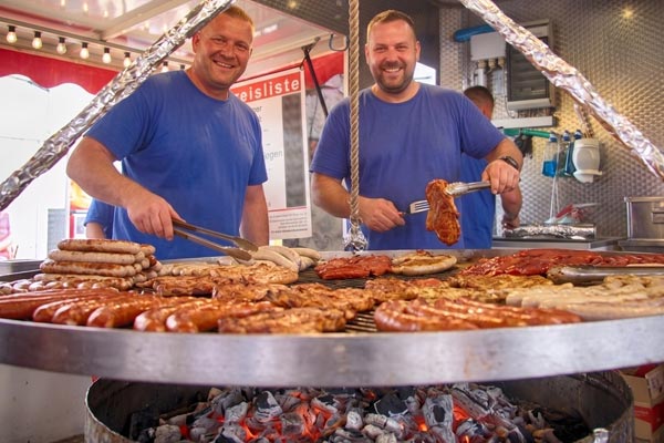 Schwenkgrill team